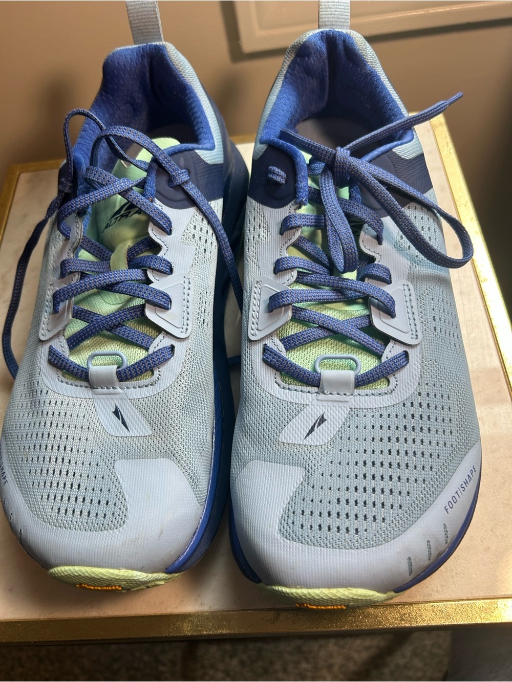 Altra Olympus 4 Trail Running Shoes Womens 10 Blue Vibram GaiterTrap